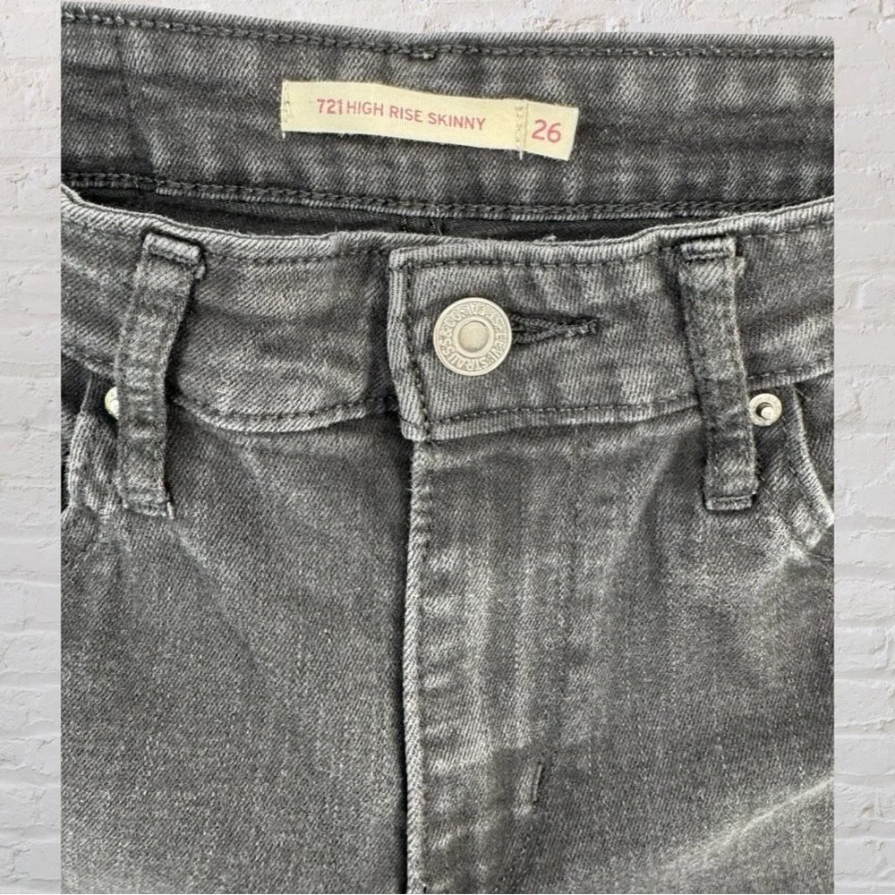 Levi's 721 High Rise Skinny Jeans (size 26) - Picture 2 of 10